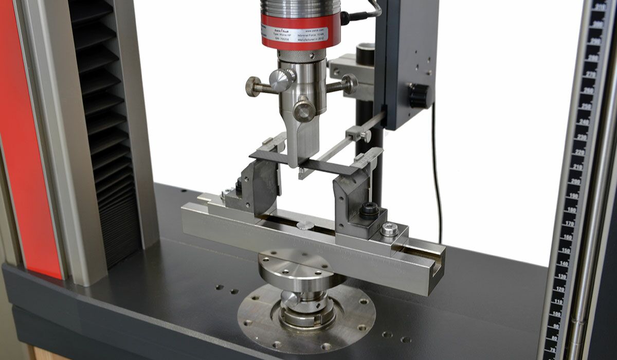 Bending test for analysing materials under bending stress