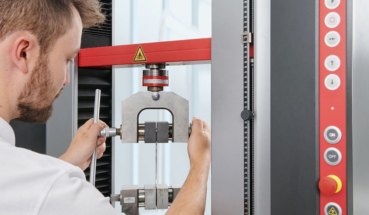 Tensile test to analyse the strength of materials