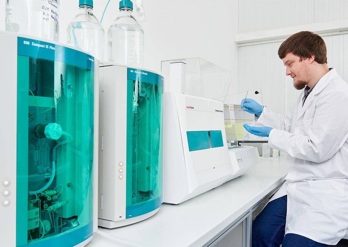 Determination of PFAS as a sum parameter using combustion ion chromatography (CIC), as well as analysis of heavy metals and polycyclic aromatic hydrocarbons (PAHs) by GC-MS.