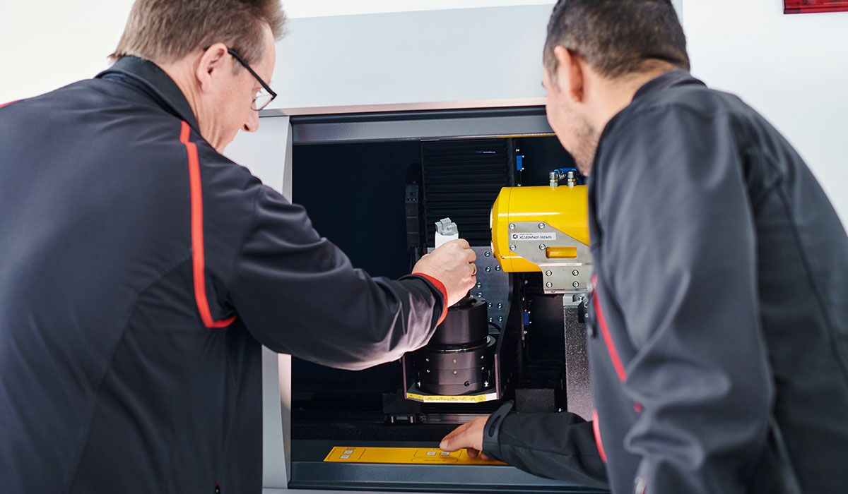 Computed tomography for the detection of internal structures