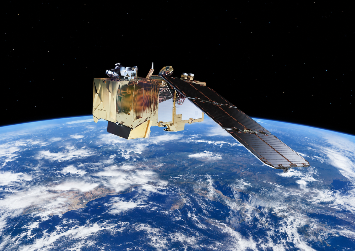 Satellit mit Solarpanel im Erdorbit