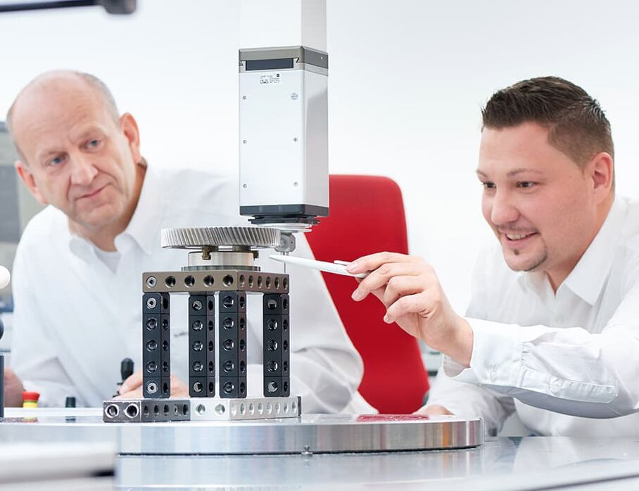 Industrial metrology for fast and precise testing of prototypes, initial samples and series components