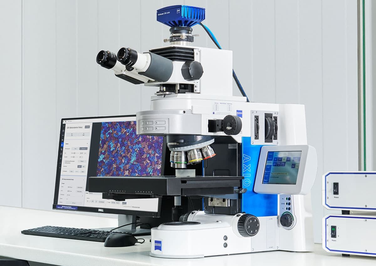 Laser scanning microscope: image generation by laser beam