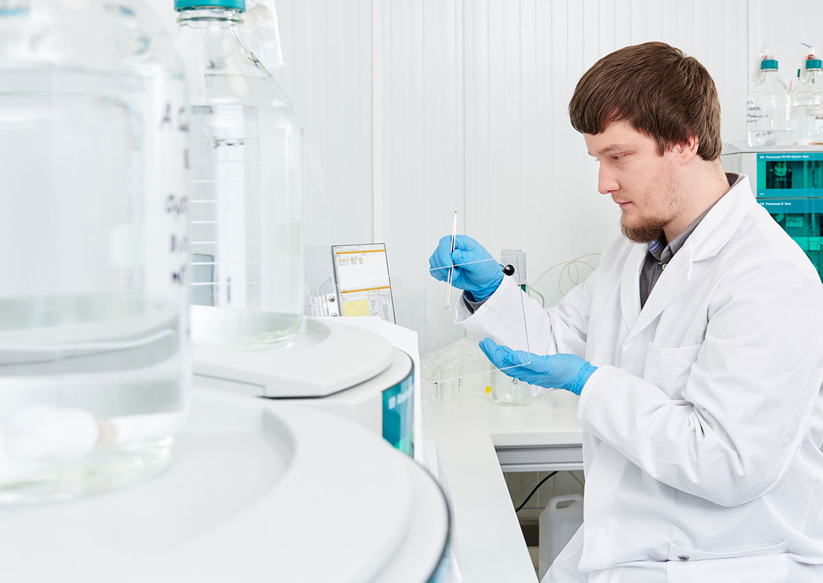 Analyse der Probe mit Combustion Ion Chromatographie CIC